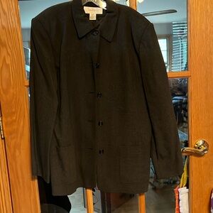 Grey fully lined women’s suit jacket with pockets